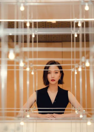 王珞丹优雅知性写真图片_1
