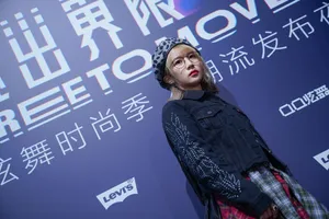 唐莉佳刘力菲性感写真图片_7