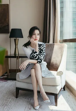 黄圣依时尚质感写真图片_3