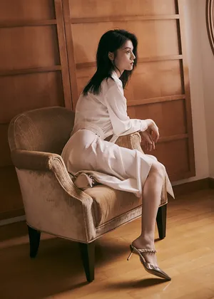 明星春夏熟女风性感写真图片_2