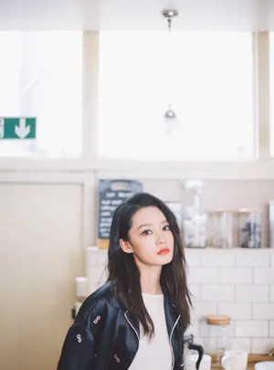 李沁慵懒时尚写真图片_3