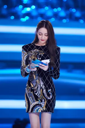 迪丽热巴创造营绝美舞台图片_1