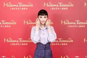 杨幂蜡像入驻上海杜莎高清图片_4