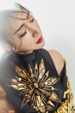 柳岩妩媚性感写真图片