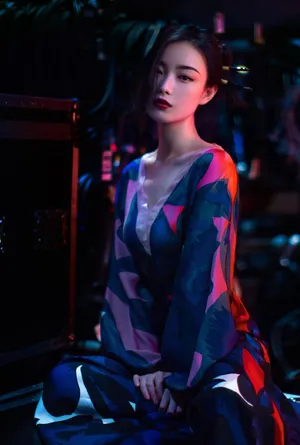 倪妮妩媚性感话剧造型图片
