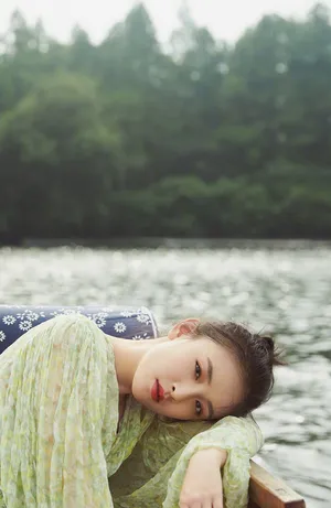 吴倩清新迷人夏日写真图片_4