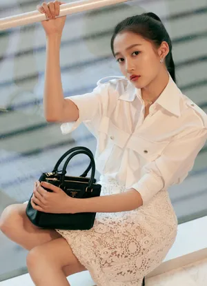 关晓彤蕾丝半身裙性感图片_8