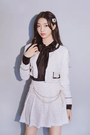 火箭少女101白裙长腿性感图片_10