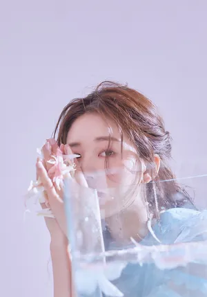 赵露思梦幻迷人写真图片_2