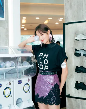 辛芷蕾性感时尚代言写真图片_1