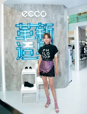 辛芷蕾性感时尚代言写真图片_4
