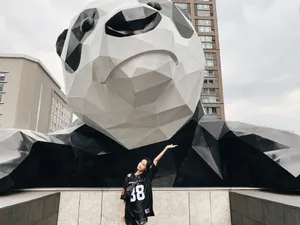 屈菁菁清爽靓丽街拍图片_4