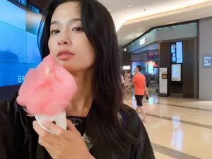 屈菁菁清爽靓丽街拍图片_7