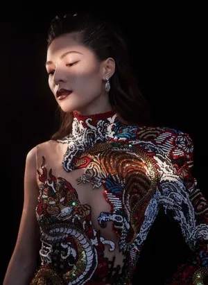 钟楚曦刺绣短裙性感写真图片_4