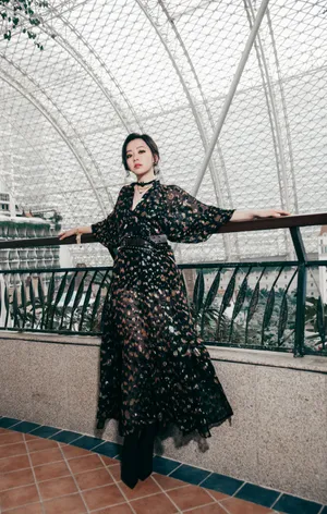张靓颖清新靓丽写真图片
