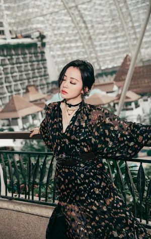 张靓颖清新靓丽写真图片_1