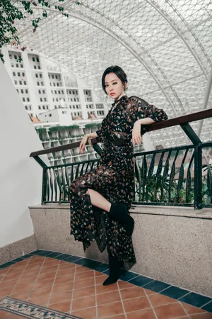 张靓颖清新靓丽写真图片_2