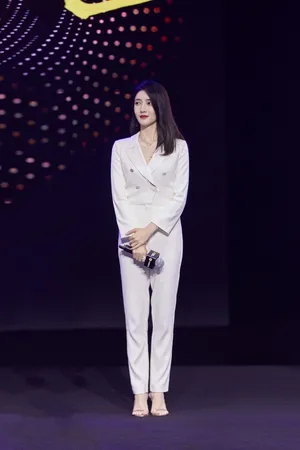江疏影气质性感活动写真图片_7