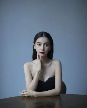 angelababy抹胸性感光影写真图片_4