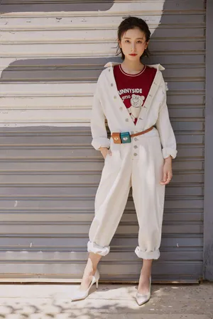 姜梓新休闲率性写真图片