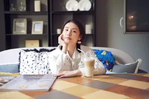 韩丹彤清新甜美居家写真图片_2