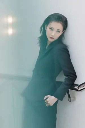 李一桐时尚大气活动写真图片_3