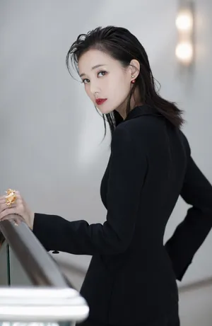 李一桐时尚大气活动写真图片_4