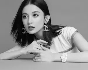 古力娜扎梦幻光影优雅写真图片_4