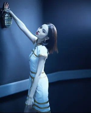 古力娜扎梦幻光影优雅写真图片_5