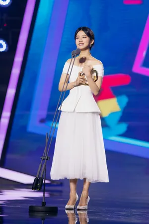 李婷婷性感活动照图片_7