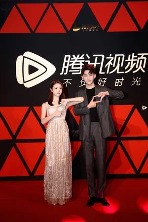 熊梓淇内敛绅士风写真图片_8