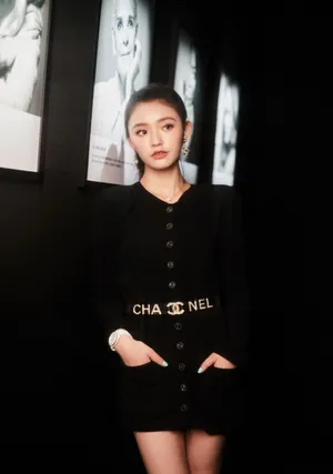 林允性感优雅活动图片_2