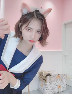 SNH48许佳琪制服秀甜美性感图片_6