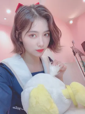SNH48许佳琪制服秀甜美性感图片_7