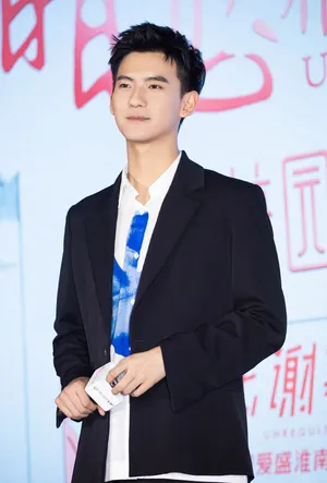 赵顺然帅气养眼活动照图片_7