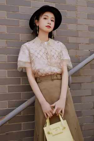 姜梓新清新温婉写真图片