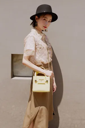 姜梓新清新温婉写真图片_2