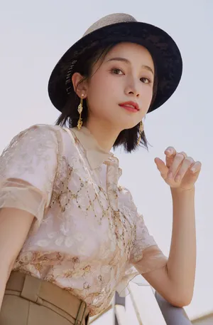 姜梓新清新温婉写真图片_4