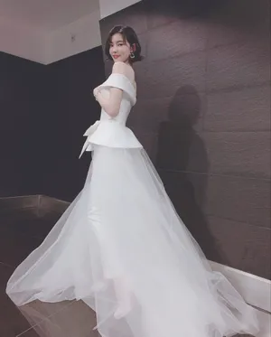 许佳琪低胸礼服性感魅力写真_6