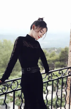 袁姗姗高贵典雅写真图片