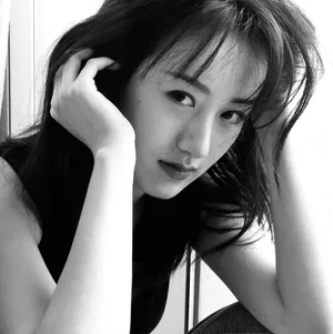 袁冰妍性感黑白光影写真图片_4