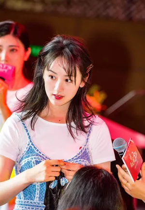 袁冰妍清新甜美活动图片