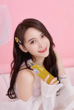 SNH48陆婷甜美性感图片_4