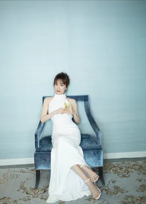 吴昕纯白甜美写真图片_2