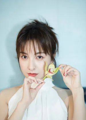吴昕纯白甜美写真图片_5