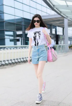 何穗机场私服简洁街拍图片_2