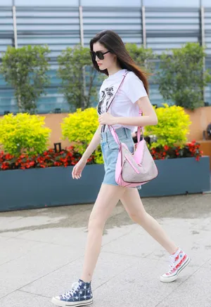 何穗机场私服简洁街拍图片_5
