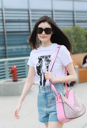 何穗机场私服简洁街拍图片_6