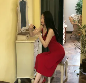 SNH48陆婷吊带红裙性感图片_7