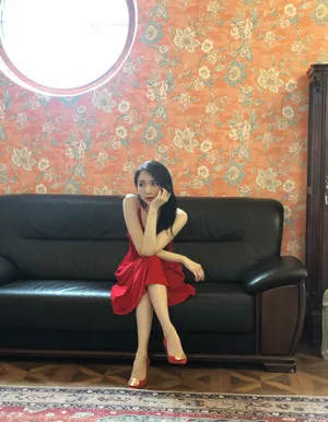 SNH48陆婷吊带红裙性感图片_8